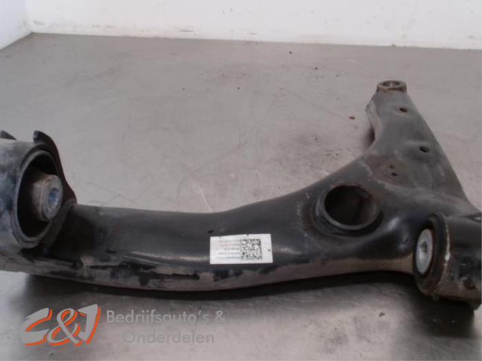 Draagarm links-voor van een Volkswagen Crafter, Auto-onderdelen, Ophanging en Onderstel, Volkswagen, Gebruikt, 3 maanden garantie