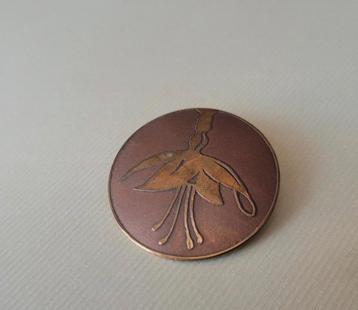 Vintage Broche met Bloemmotief beschikbaar voor biedingen