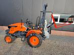 Machinetransporter +kenteteken. diverse werktuigen, Zakelijke goederen, Ophalen, Grondbewerking
