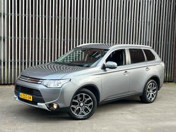 Mitsubishi Outlander 2.0 Phev 4WD CVT 5P 2015 Grijs beschikbaar voor biedingen