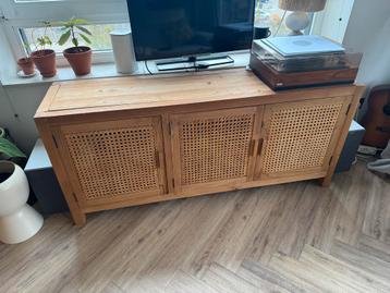 Rotan webbing dressoir / tv kast beschikbaar voor biedingen