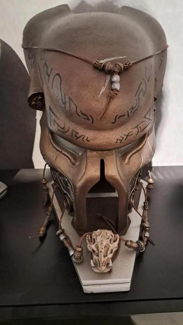 5 x predator masks beschikbaar voor biedingen