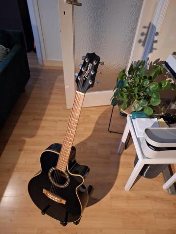 Takamine EG260C BK Westerngitaar beschikbaar voor biedingen