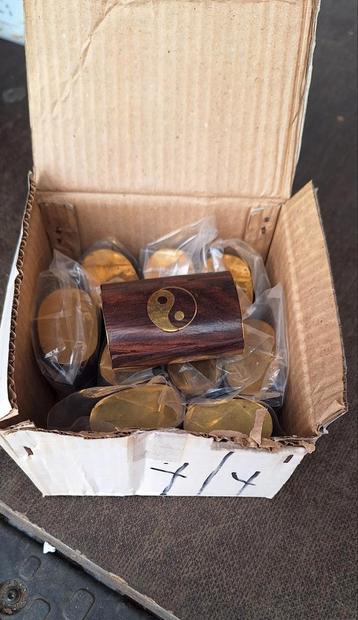 10 x houten Kumkum doosje met Yin Yang symbool in 1 koop. beschikbaar voor biedingen