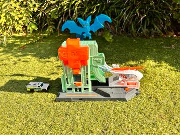 Hot Wheels Vleermuis Ziekenhuisaanval beschikbaar voor biedingen