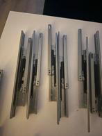 Diverse set scharnieren en ladegeleiders, Ophalen of Verzenden, Gebruikt, IJzer, Scharnier