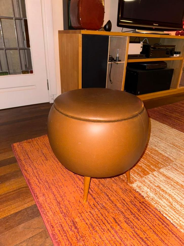 Retro poef, Huis en Inrichting, Banken | Voetenbanken en Poefen, Zo goed als nieuw, Minder dan 50 cm, Rond, Ophalen