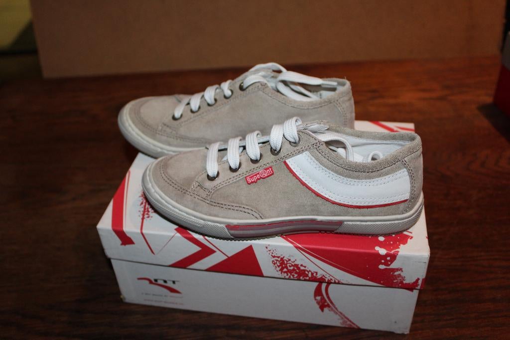 Renata vlot leren schoenen mt 32 SUPERKOOPJE, ., Schoenen, Nieuw, Ophalen of Verzenden