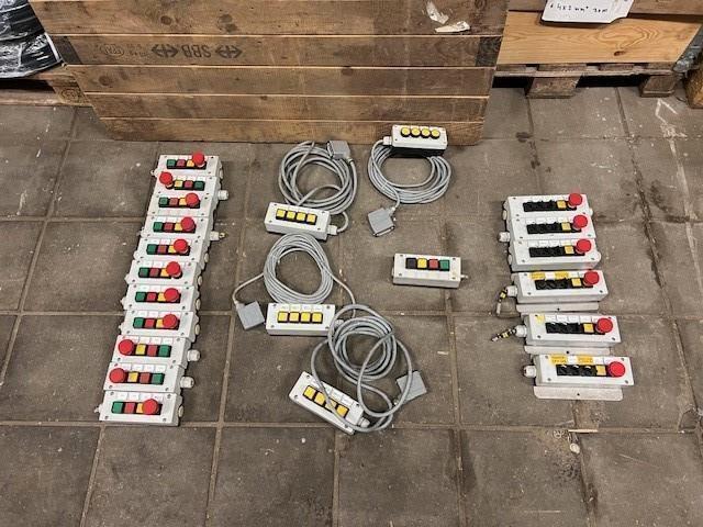 2254. Drukknop kast / aanstuurkast / noodstop, Hobby en Vrije tijd, Elektronica-componenten, Gebruikt, Ophalen