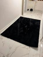 Hoogpolig vloerkleed zwart 160 x 230 cm, Huis en Inrichting, Stoffering | Tapijten en Kleden, Ophalen, Zwart, Vierkant, Zo goed als nieuw