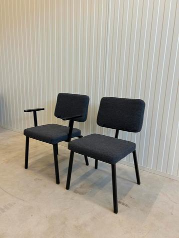 2 eetkamerstoelen - Scandinavisch Deens design beschikbaar voor biedingen