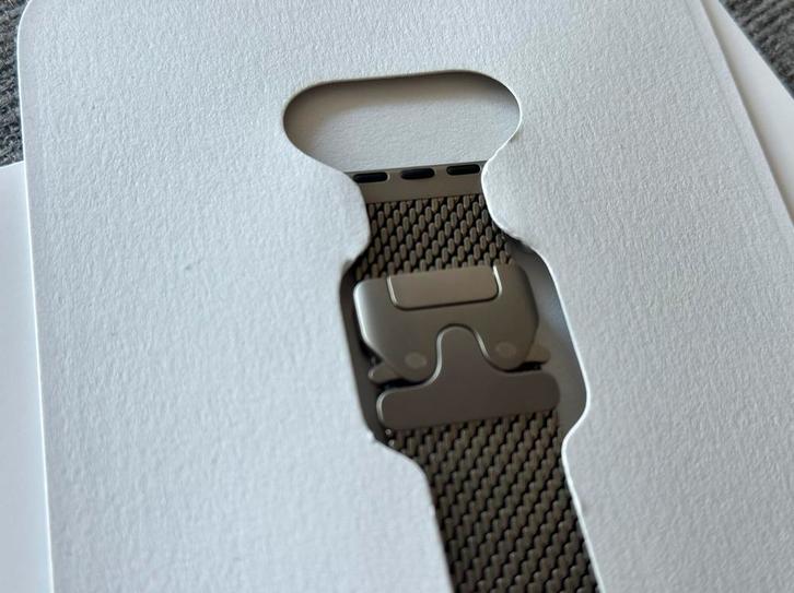 Apple Watch Titanium Milanees Bandje, Telecommunicatie, Wearable-accessoires, Nieuw, Bandje, Ophalen of Verzenden