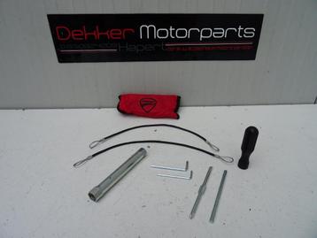 Gereedschap set / Tool kit Ducati Monster 821 2018-2019-2020 beschikbaar voor biedingen