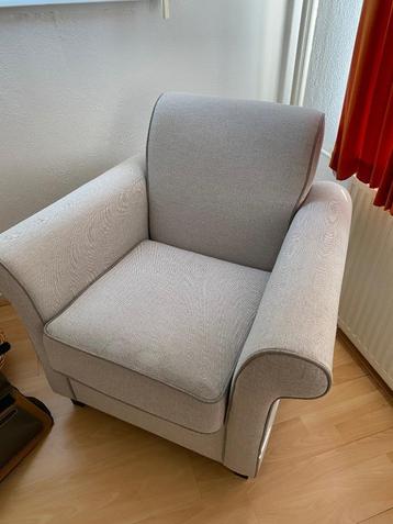 Mooie fauteuil stoel beige taupe  beschikbaar voor biedingen