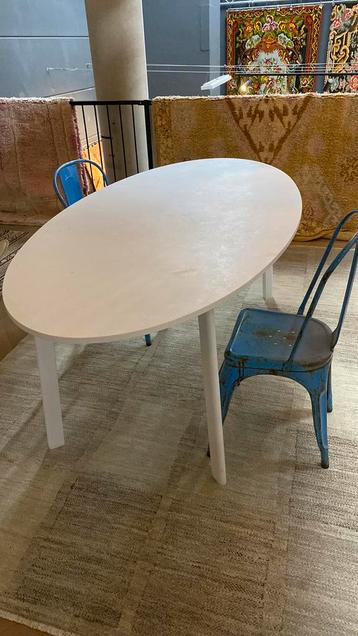 Ovaal tafel 200x100 beschikbaar voor biedingen