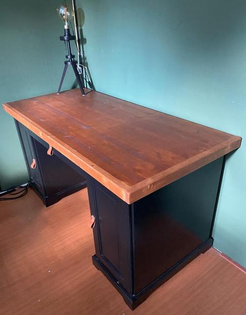 Zwart bureau met houten blad, boekenplank en bureaustoel, Huis en Inrichting, Bureaus, Gebruikt, Bureau, Ophalen
