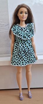 barbie fashionistas 149 blauwe polkadot jurk paarse hakken, Ophalen of Verzenden, Zo goed als nieuw, Barbie