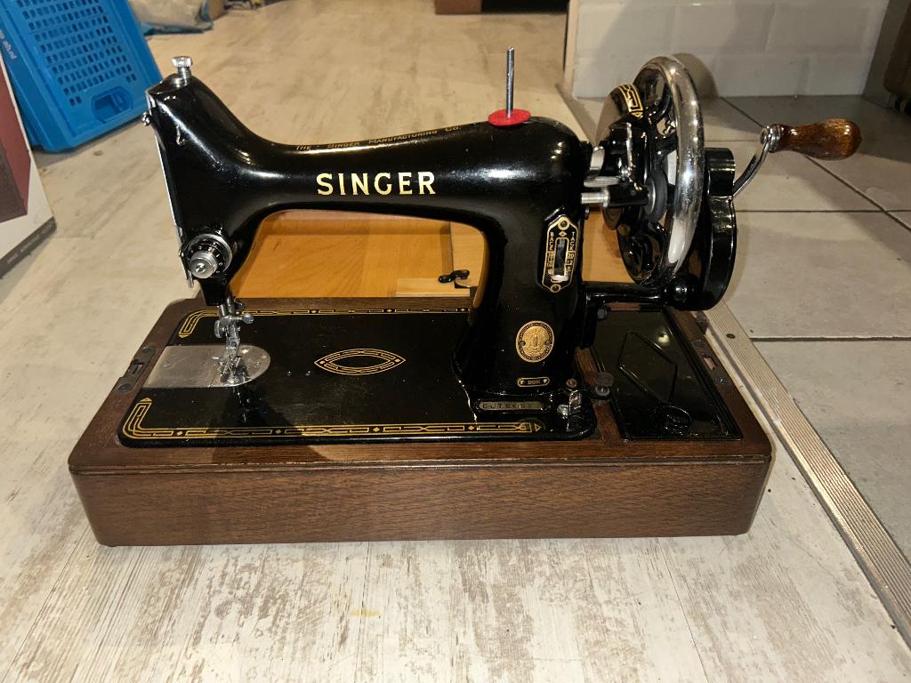 Singer 99K Antiek 1951, Antiek en Kunst, Antiek | Naaimachines, Ophalen