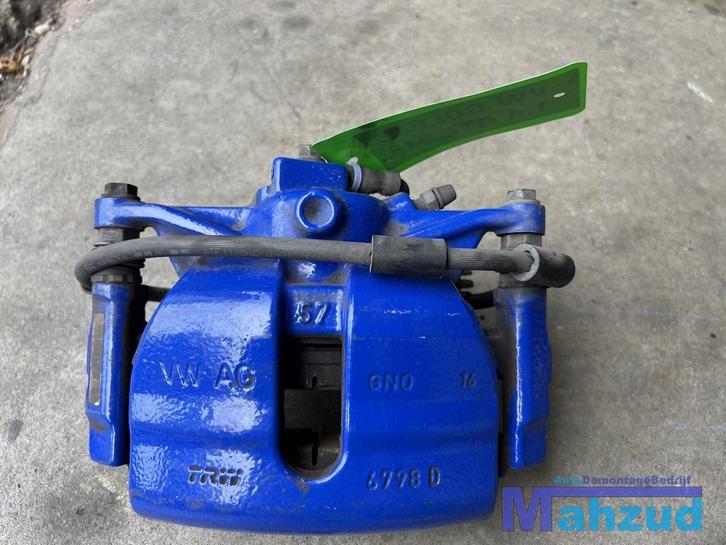 VW GOLF 7 1.4 GTE HYBRID Blauw links voor remklauw 2012-2021, Auto-onderdelen, Remmen en Aandrijving, Volkswagen, Gebruikt, Ophalen of Verzenden