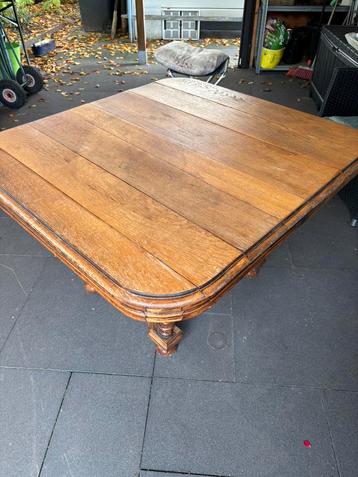Houten (bijzet) tafeltje 104 x104 hoogte 70 cm beschikbaar voor biedingen