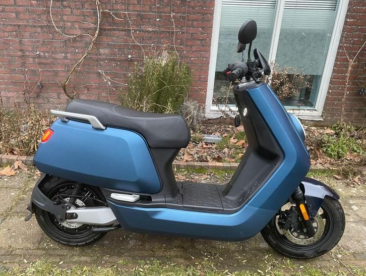 NIU scooter, Fietsen en Brommers, Scooters | Overige merken, Zo goed als nieuw, Maximaal 25 km/u, Elektrisch, Ophalen of Verzenden