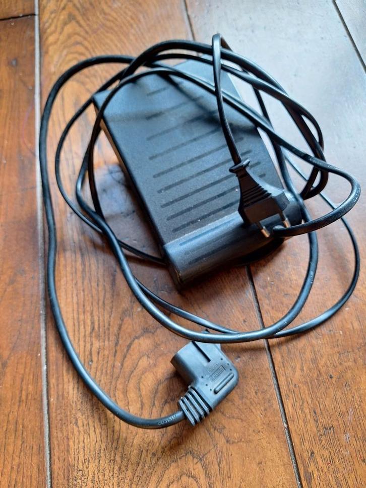 Pfaff voetpedaal select 2.0 dat het niet meer doet, Hobby en Vrije tijd, Naaimachines en Toebehoren, Gebruikt, Toebehoren, Pfaff