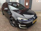 Volkswagen Golf 1.4 TSI GTE / Pano / Leder / Navi / Camera /, Auto's, 8 kWh, Gebruikt, 4 cilinders, Zwart