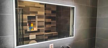 Badkamer meubel 120cm en Spiegelkast met LED duo en kranen beschikbaar voor biedingen