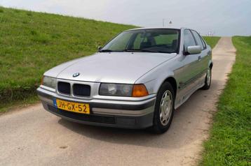 BMW 320i AUT U9 sedan | 1994 beschikbaar voor biedingen