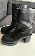 Laarsjes, Ophalen, Zo goed als nieuw, Zwart