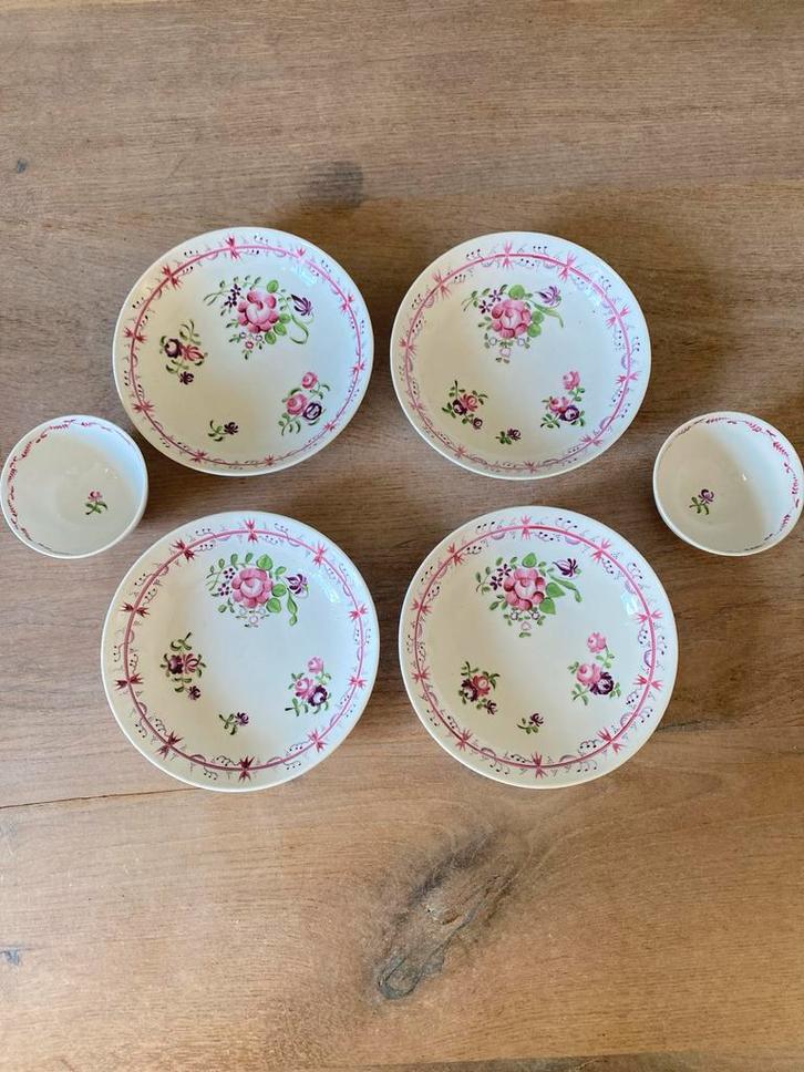 Chinees Antiek servies met bloemmotief, Antiek en Kunst, Antiek | Servies los, Ophalen of Verzenden