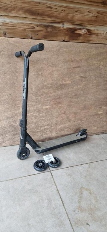 Stuntstep Meteon met een extra setje wielen beschikbaar voor biedingen