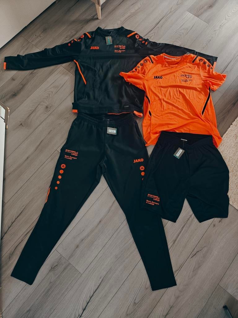 Deltion College trainingspak, shirt en broek maat M nieuw!, Ophalen of Verzenden, Nieuw, Maat 38/40 (M), Overige typen