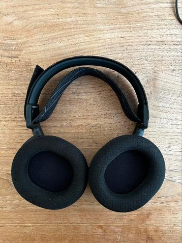 SteelSeries Arctis 7 draadloos headset beschikbaar voor biedingen