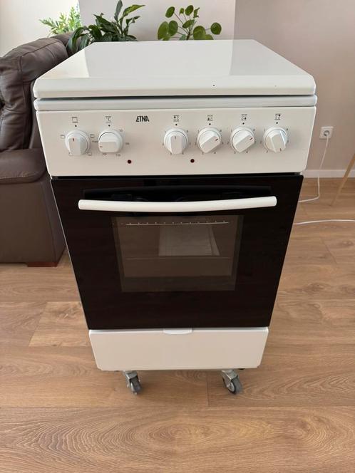 Etna electrisch fornuis met oven, Witgoed en Apparatuur, Fornuizen, Zo goed als nieuw, Vrijstaand, Elektrisch, 4 kookzones, Minder dan 85 cm