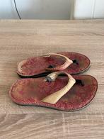 Gave rode leren gebloemde teenslippers van Teva! 39, Slippers, Uitgeest, Tweedekansshop, Zo goed als nieuw