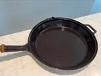 Staub vintage koekenpan 28 cm Flame uitstekende staat, Huis en Inrichting, Gietijzer, Ophalen of Verzenden, Zo goed als nieuw