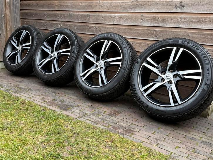 Orig DEMO Volvo XC40 XC60 R-design 19 inch velgen + winter, Auto-onderdelen, Banden en Velgen, Banden en Velgen, Winterbanden