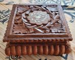Prachtig uitgesneden houten kistje, ingelegd met been, Ophalen of Verzenden