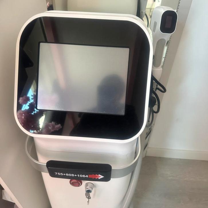 Diode ice laser, Sieraden, Tassen en Uiterlijk, Uiterlijk | Gezichtsverzorging, Zo goed als nieuw, Gehele gezicht, Ophalen
