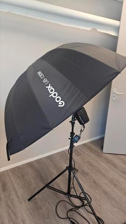 Grote flits paraplu GODOX UB - 130W NIEUW!!!!!, Audio, Tv en Foto, Fotografie | Flitsers, Zo goed als nieuw, Overige merken, Ophalen of Verzenden