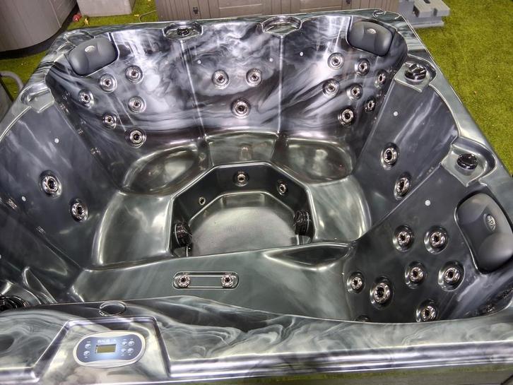 Balboa NIEUWE jacuzzi met ledlights voorraad leverbaar, Tuin en Terras, Bubbelbaden en Hottubs, Nieuw, Ophalen of Verzenden