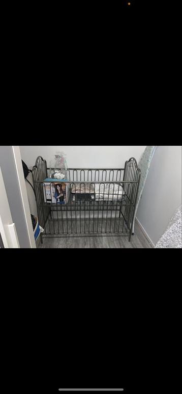 Ledikant + Tummy Tub - Babykamer Compleet! beschikbaar voor biedingen