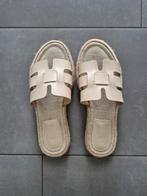 H&M nieuwe beige sandalen slippers mt 37, H&M, Beige, Nieuw, Sandalen of Muiltjes