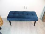 Isgs blauw velvet bankje met gecapitonneerde zitting, Ophalen, Minder dan 50 cm, 75 tot 100 cm, Zo goed als nieuw