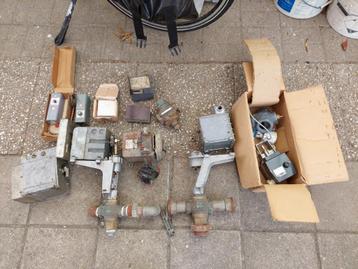 Diverse grote Honeywell kleppen, besturing motoren en .... beschikbaar voor biedingen