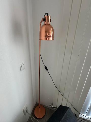 Vloerlamp rosegold/koper beschikbaar voor biedingen