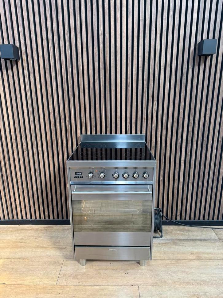 Zeer Luxe Rvs Smeg Inductie Fornuis 60 cm (Gratis bezorgen), Witgoed en Apparatuur, Kookplaten, Zo goed als nieuw, Vrijstaand