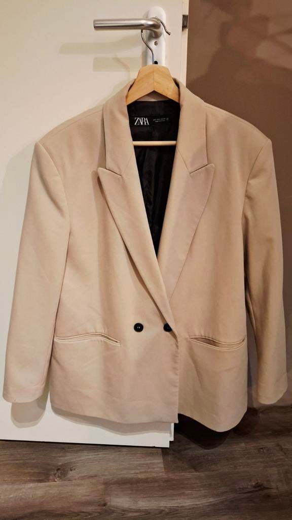 Mooie beige blazer maat L Zara, Kleding | Dames, Ophalen of Verzenden, Zo goed als nieuw, Zwart