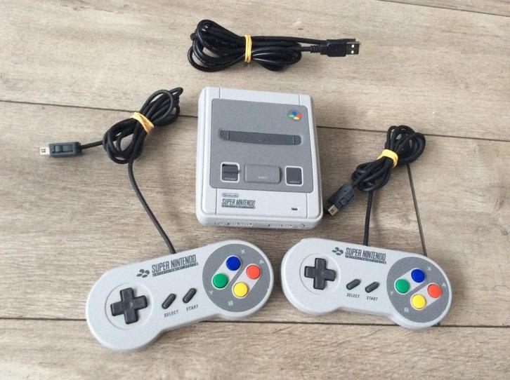 Mini Super Nintendo SNES Classic + meer dan 250 Extra Games, Spelcomputers en Games, Games | Nintendo Super NES, Zo goed als nieuw